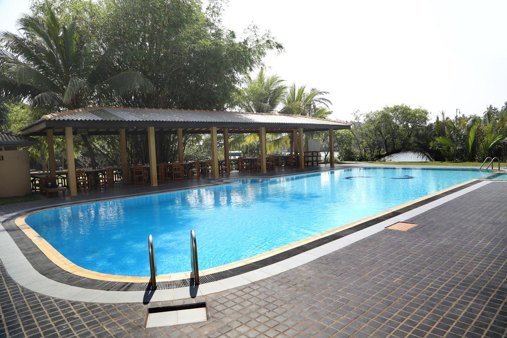 Kumudu Valley Resort Wayikkal Exterior photo