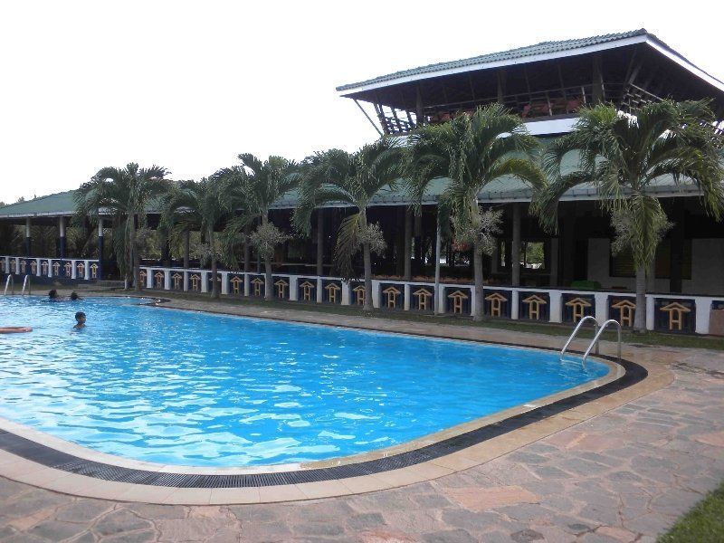 Kumudu Valley Resort Wayikkal Exterior photo