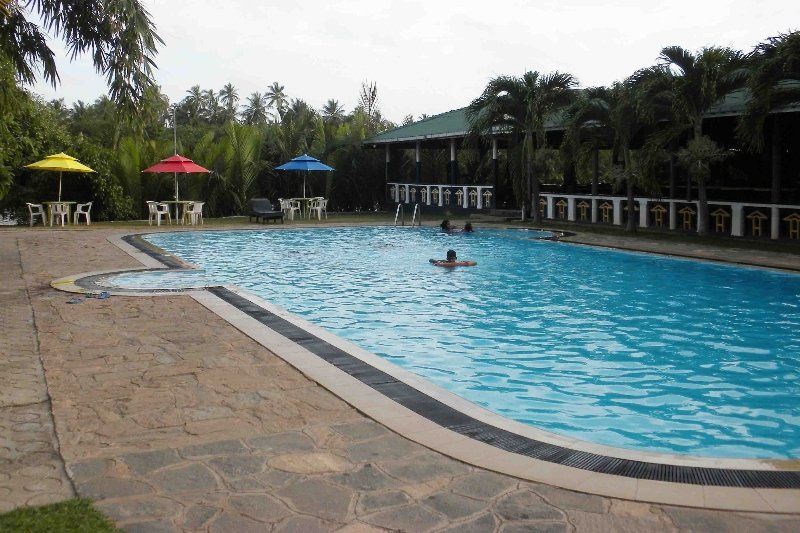 Kumudu Valley Resort Wayikkal Exterior photo